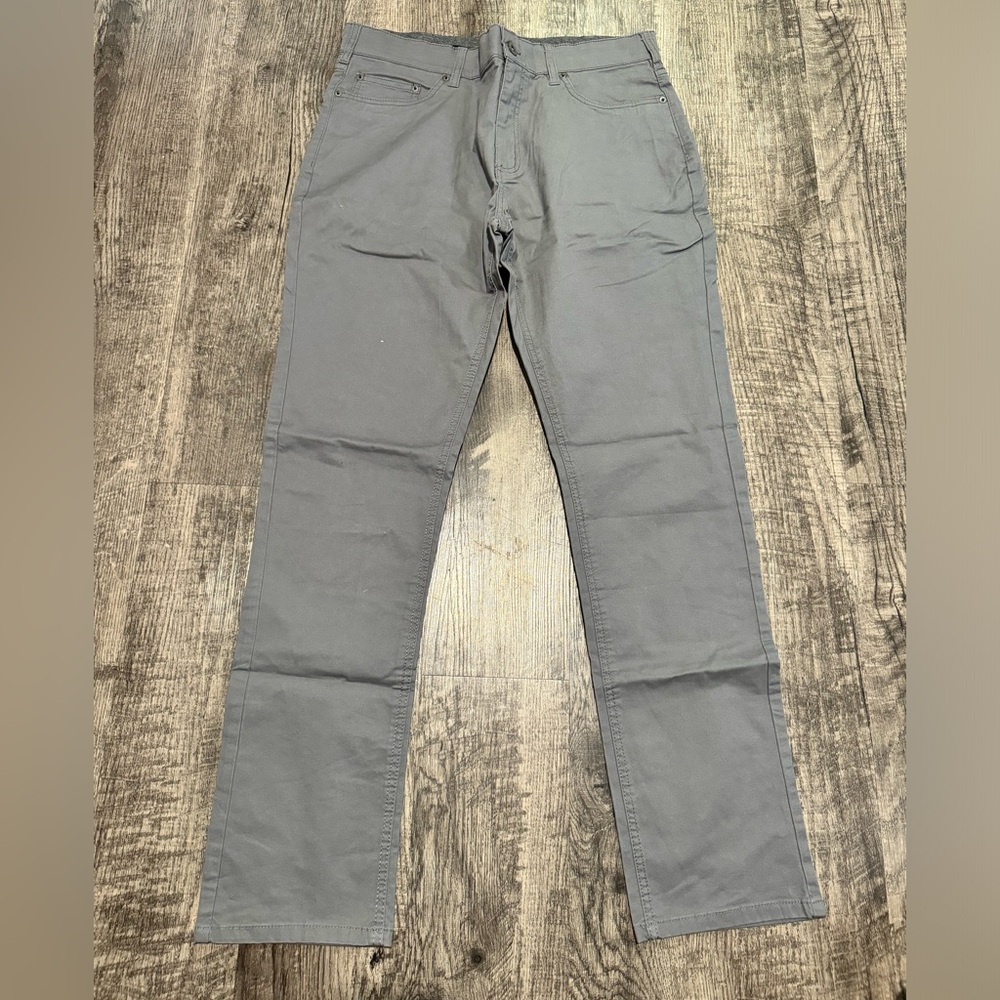 Men’s work pants size: 34 x 32 🔥NEW!!